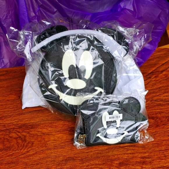 loungefly bat mickey